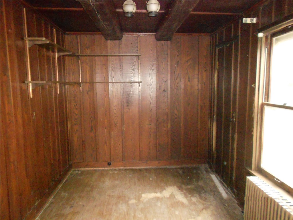 198 W Pearl St
