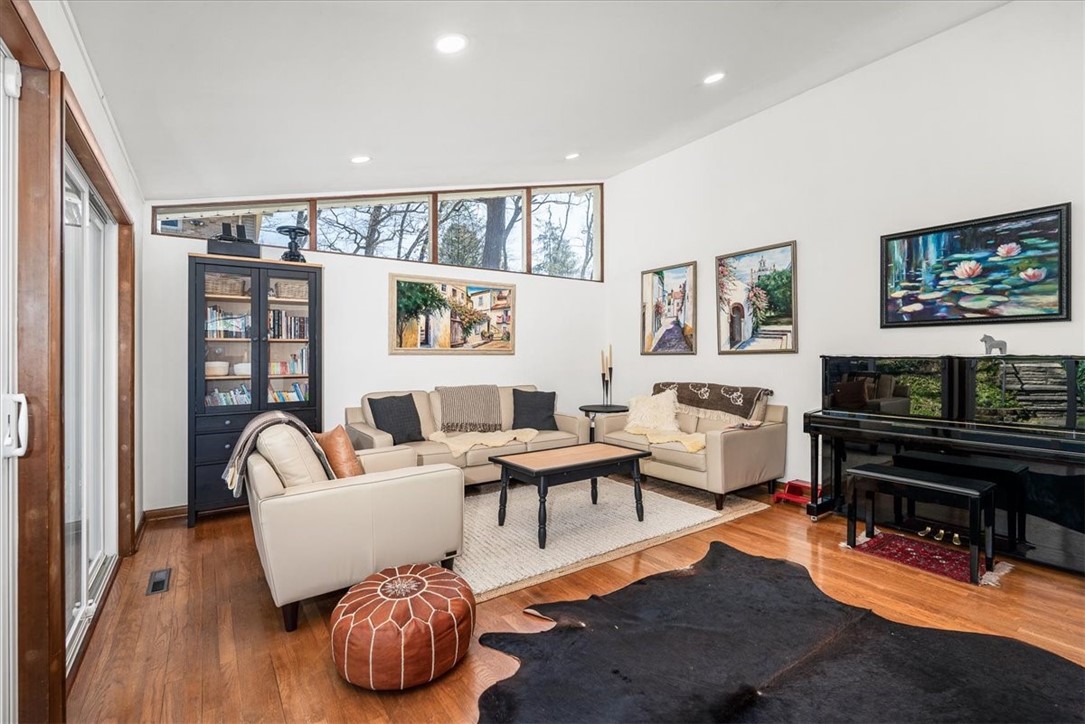 912 W Sutter Rd