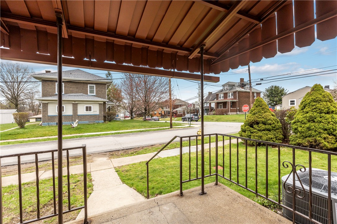 138 W Larkspur St