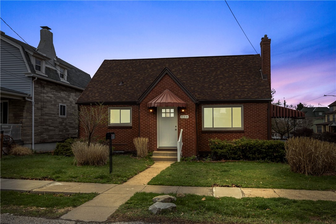 138 W Larkspur St