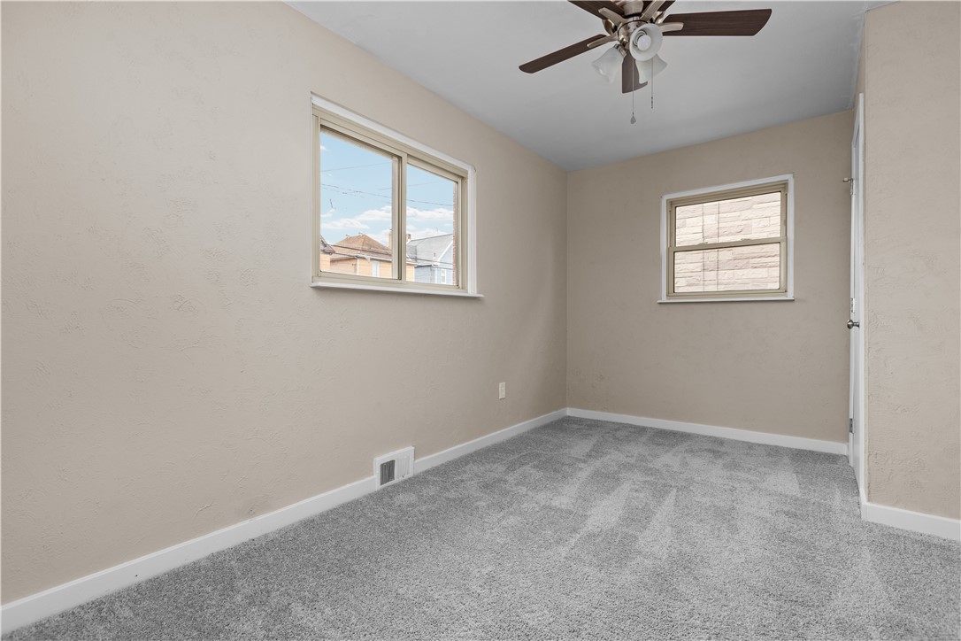 138 W Larkspur St