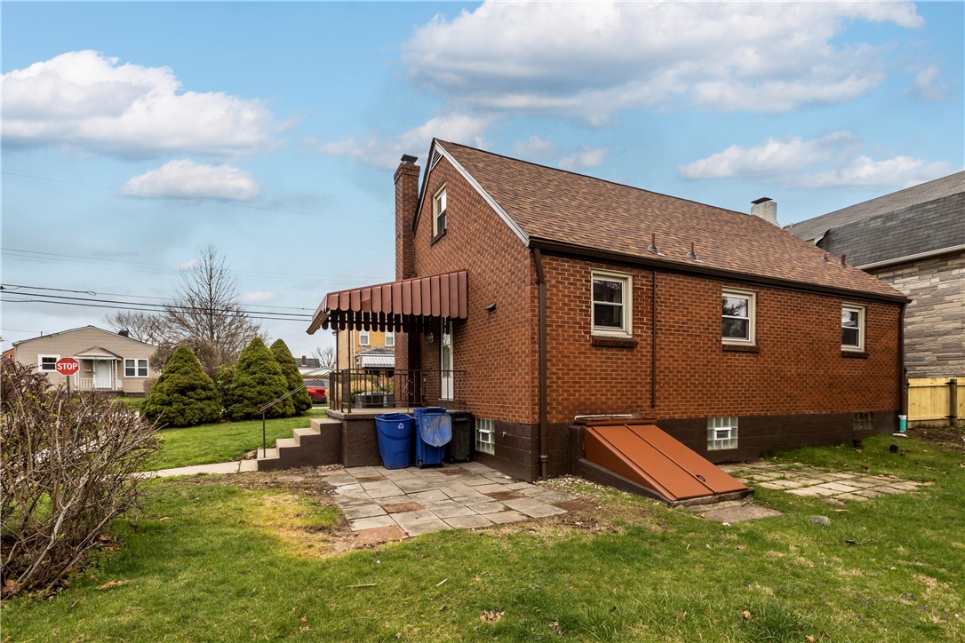 138 W Larkspur St