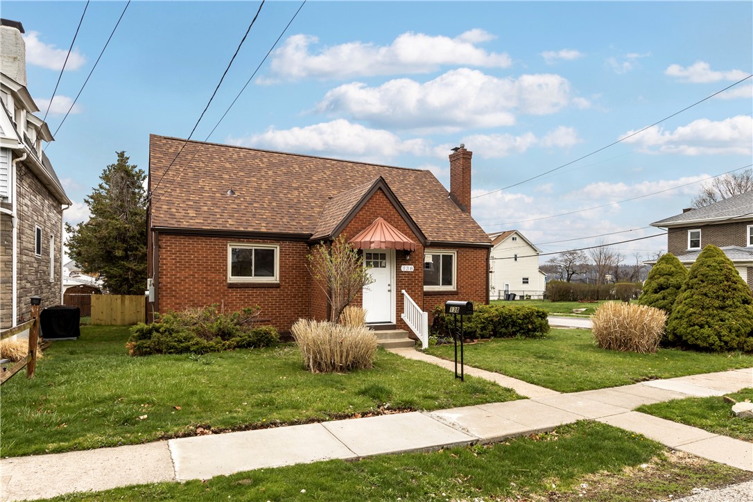 138 W Larkspur St