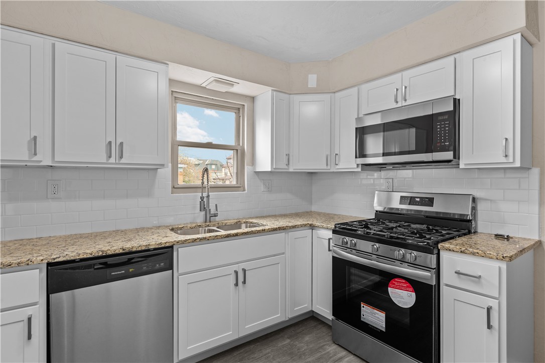 138 W Larkspur St
