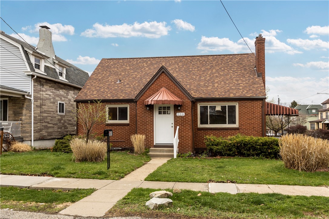 138 W Larkspur St