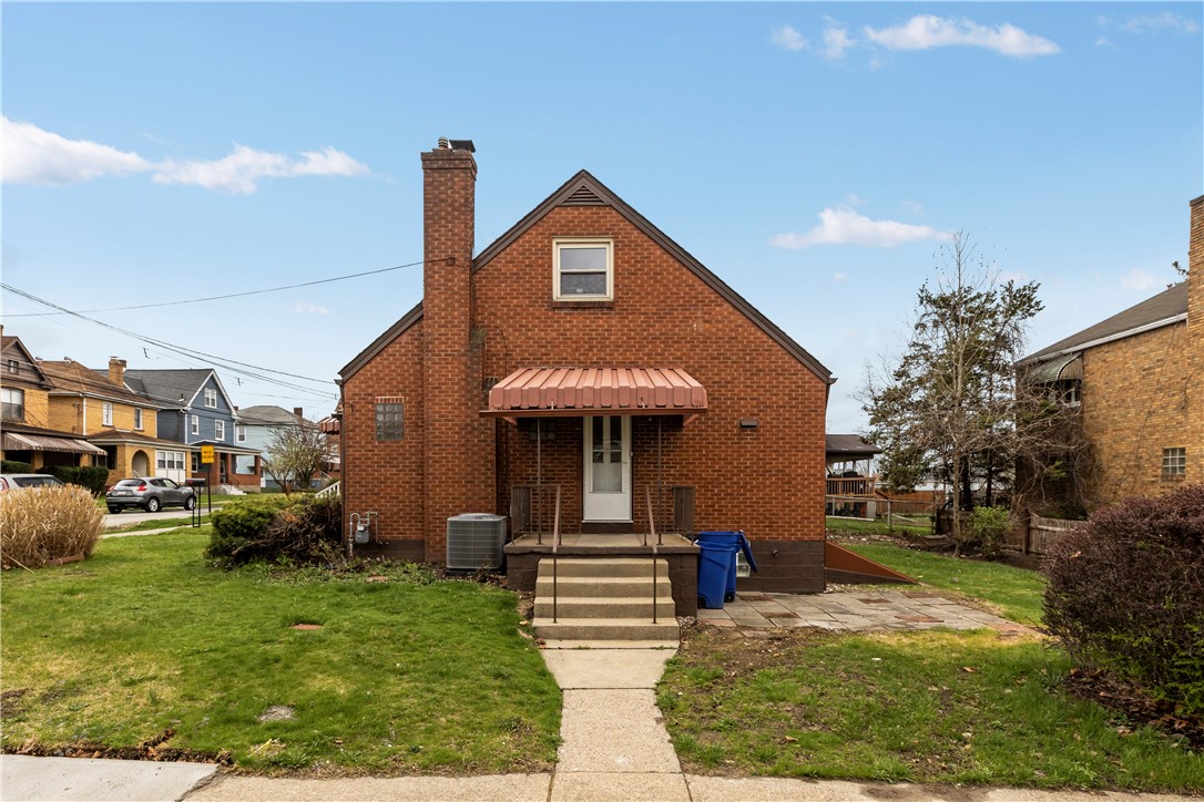 138 W Larkspur St