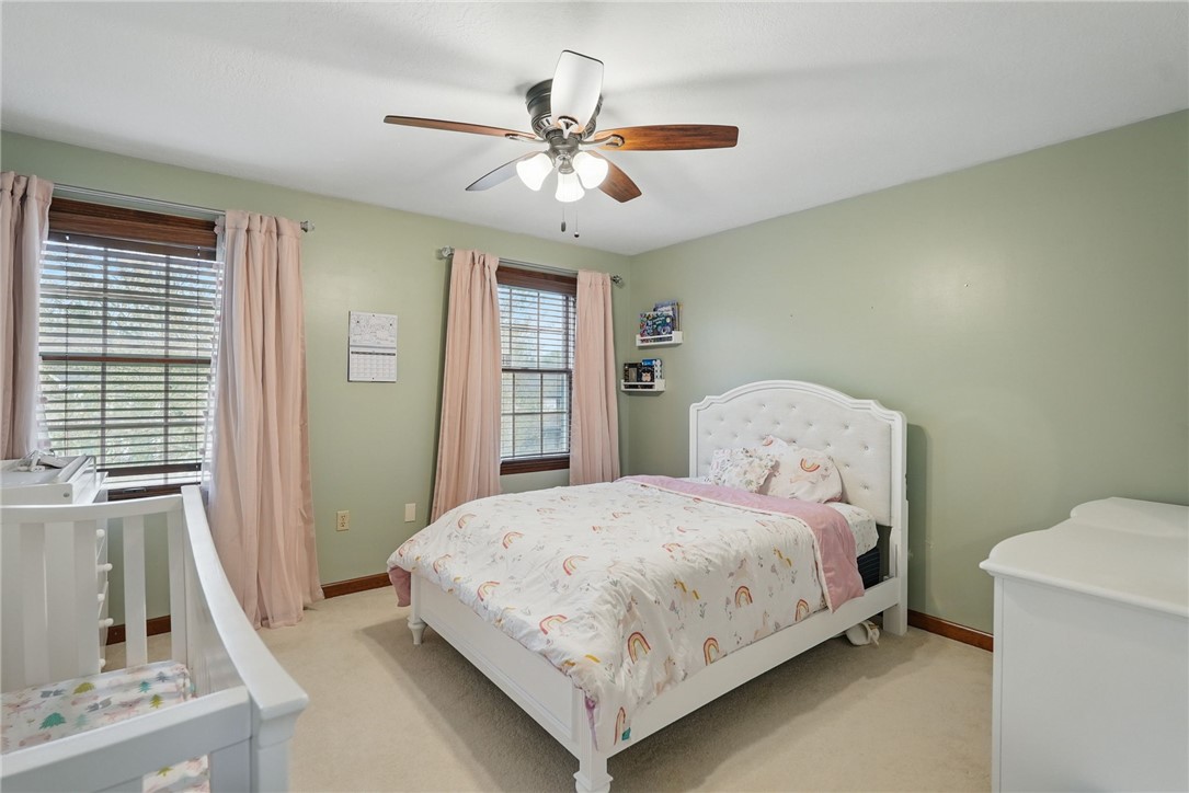 211 Meadowbrook Dr