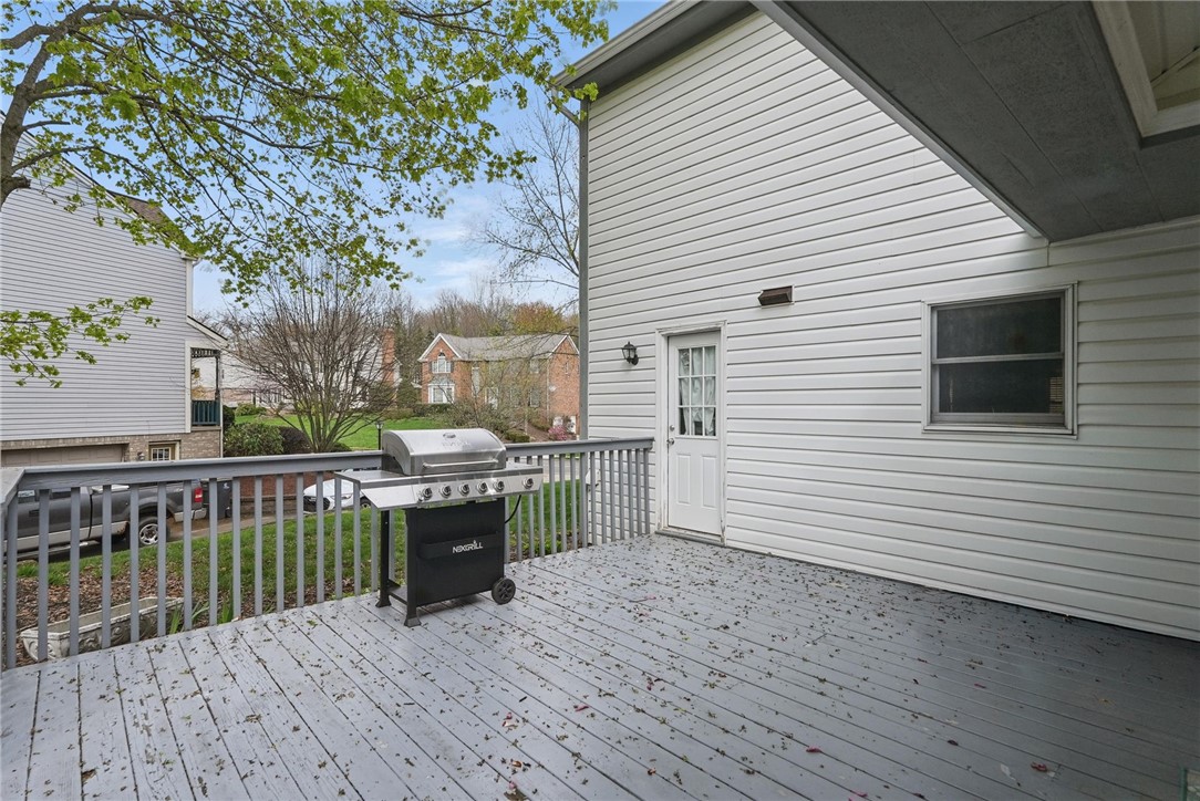211 Meadowbrook Dr
