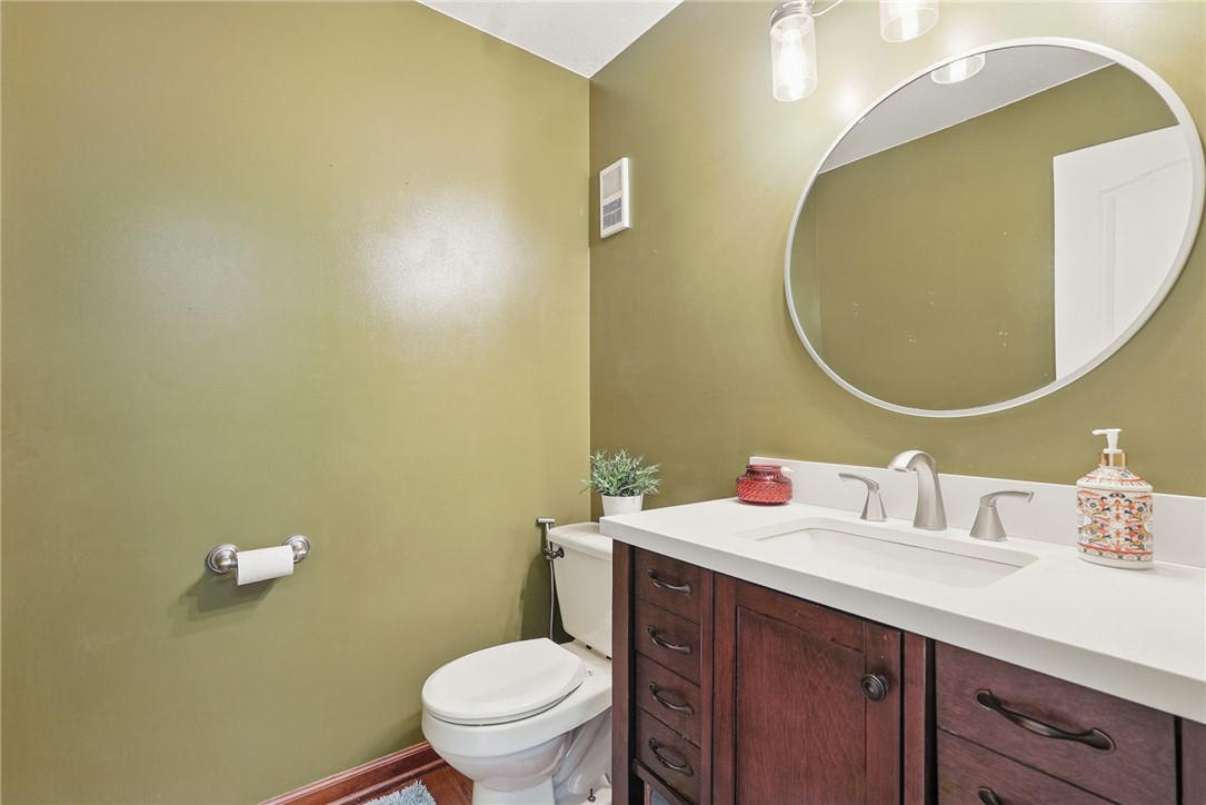 211 Meadowbrook Dr