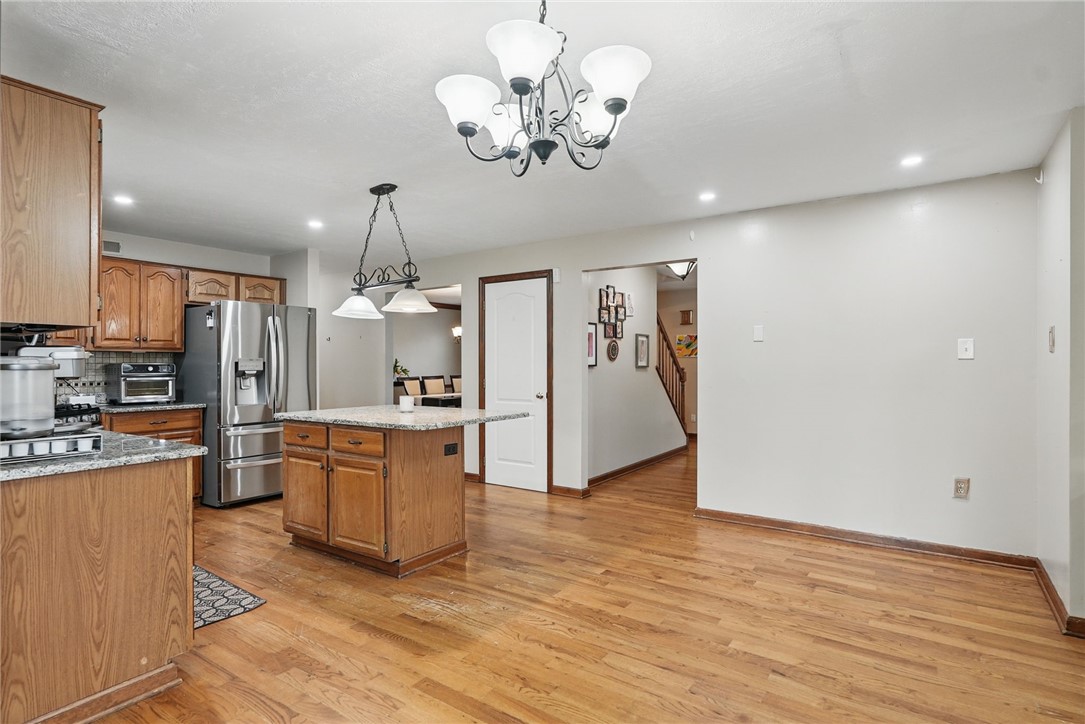 211 Meadowbrook Dr