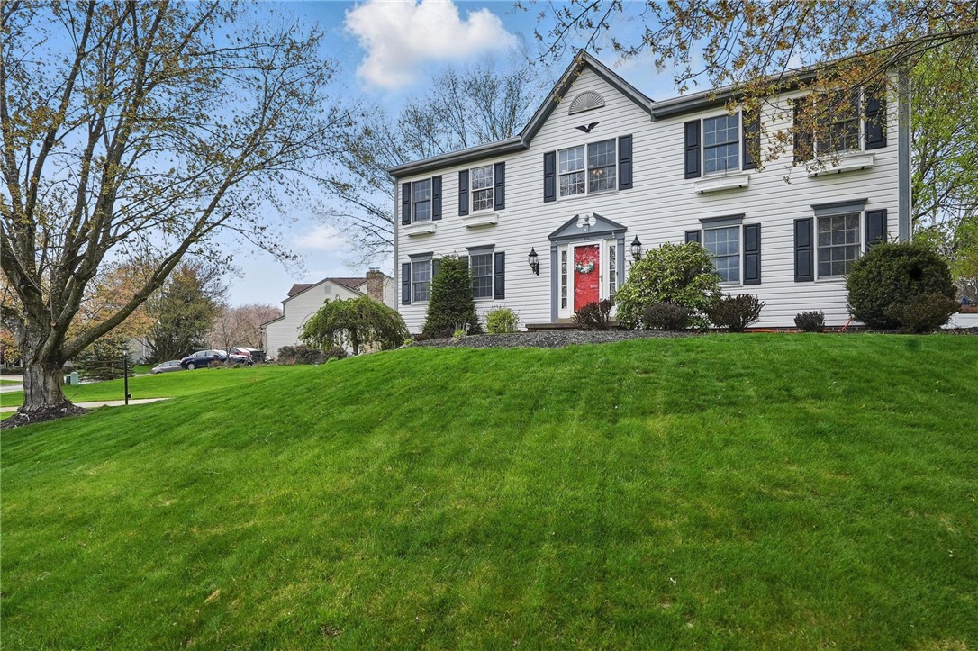 211 Meadowbrook Dr