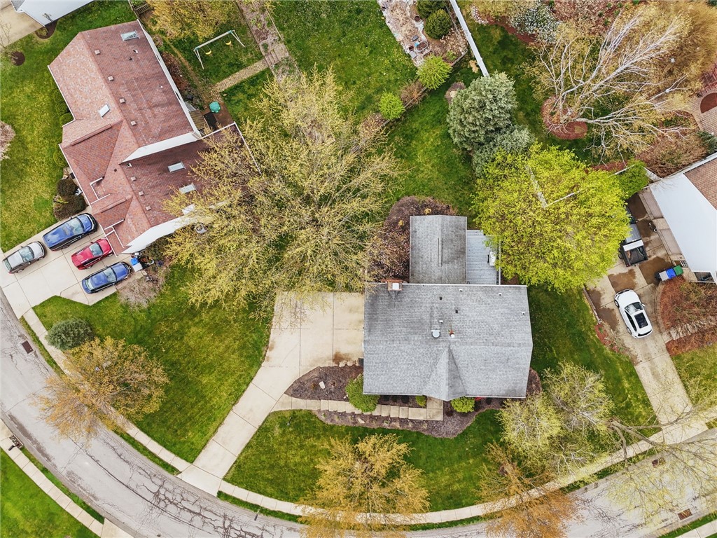 211 Meadowbrook Dr
