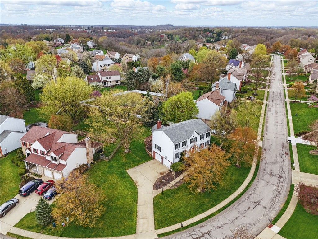 211 Meadowbrook Dr