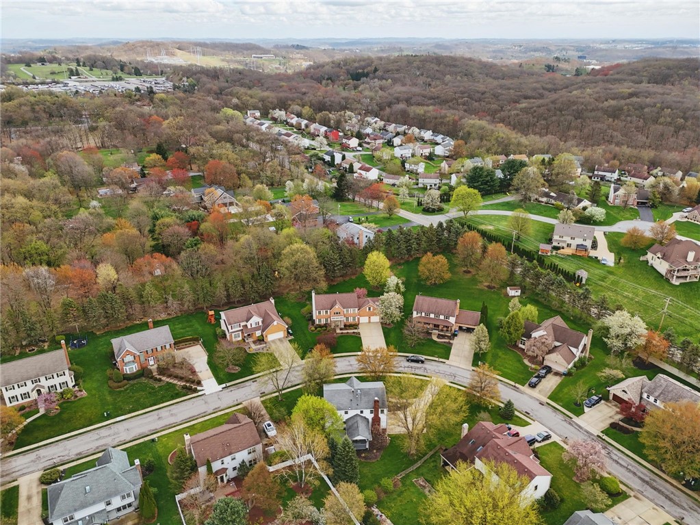 211 Meadowbrook Dr