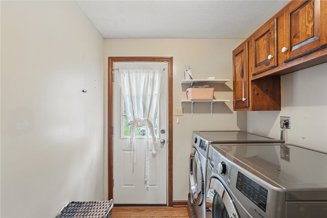 211 Meadowbrook Dr