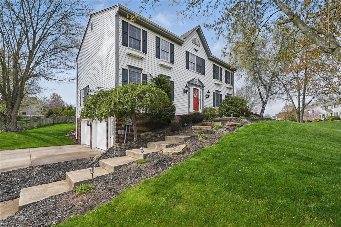 211 Meadowbrook Dr