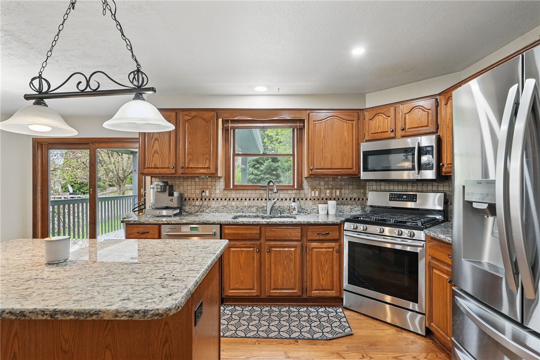 211 Meadowbrook Dr