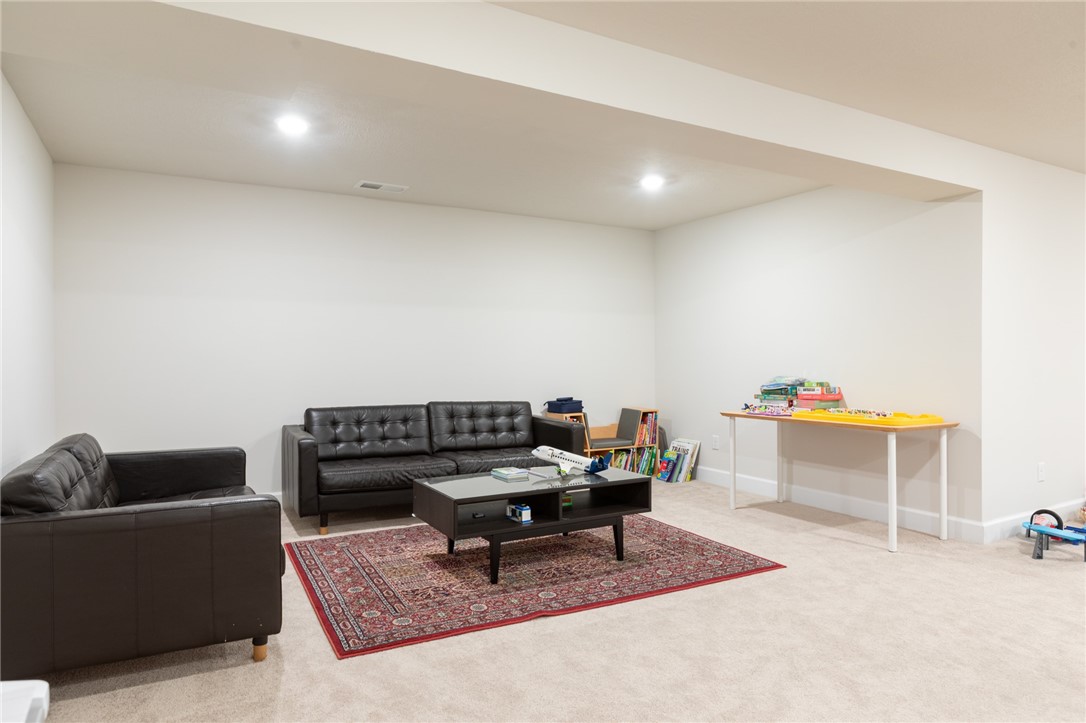 1905 Kimberly Ct