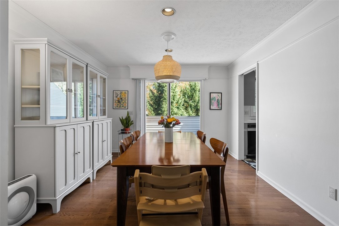 100 Denniston St 23