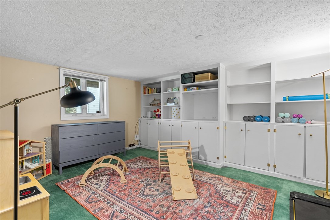 100 Denniston St 23