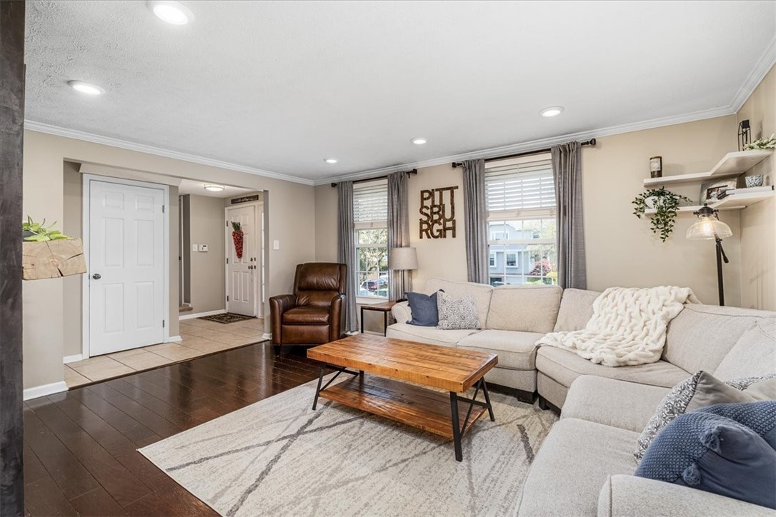 521 Sarah Dr