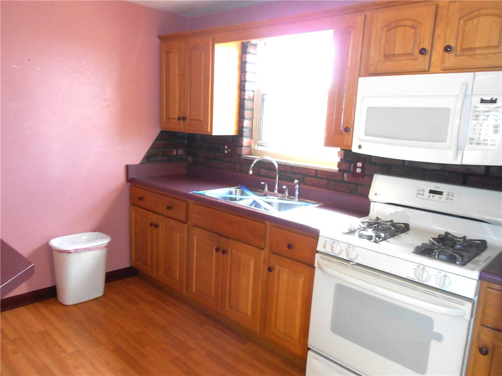 552 Crestline Dr