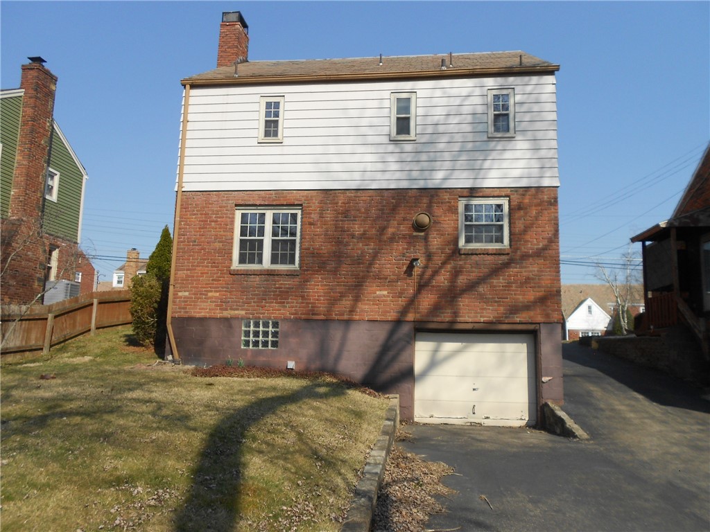 552 Crestline Dr