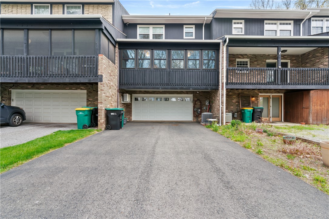 4540 Bucktail Dr