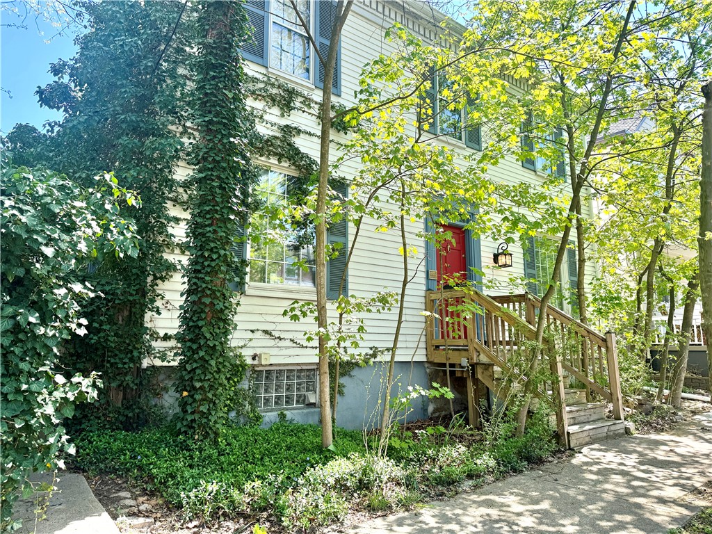 1214 Chislett St