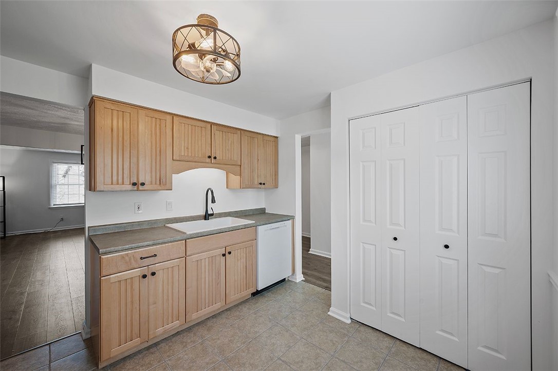100 Canyon Court