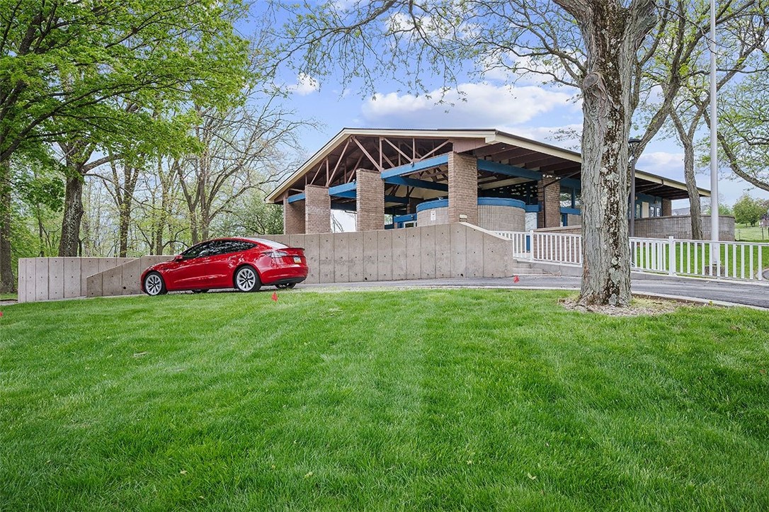 100 Canyon Court