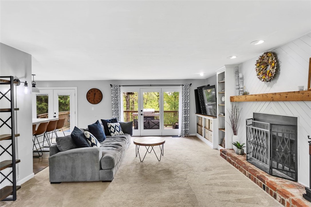 10186 Woodbury Dr