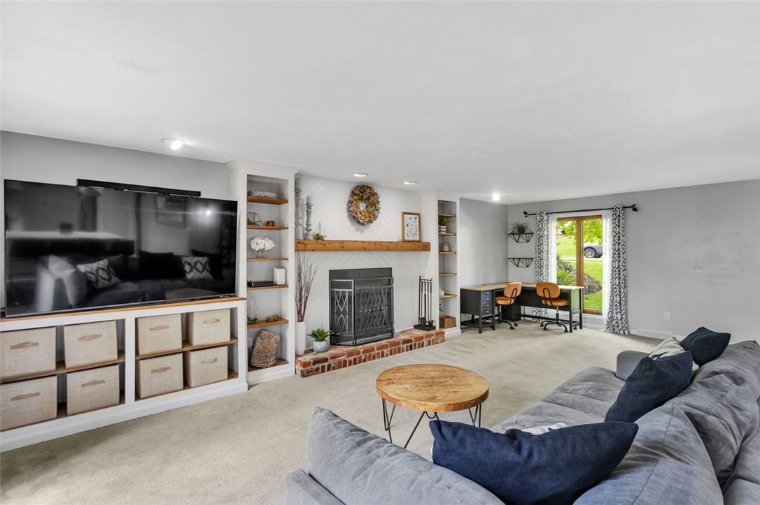 10186 Woodbury Dr