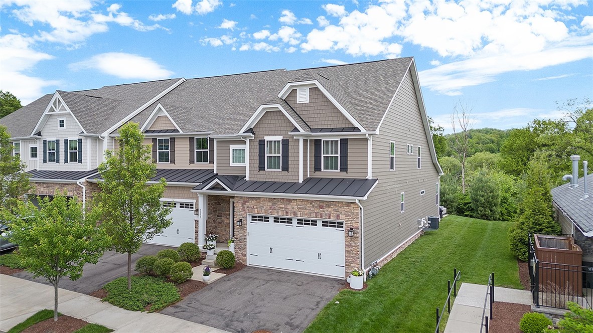 3033 Mahican Circle
