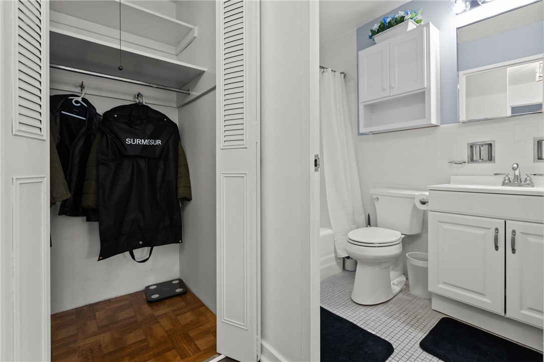 112 Washington Pl 19H