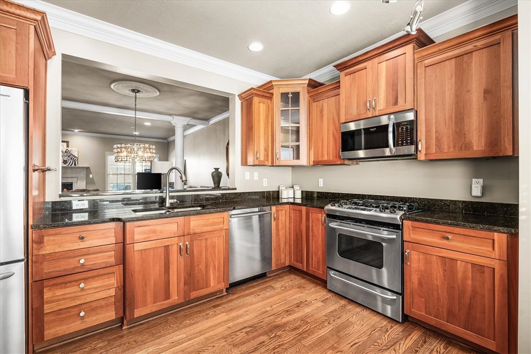 93 Shenot Rd