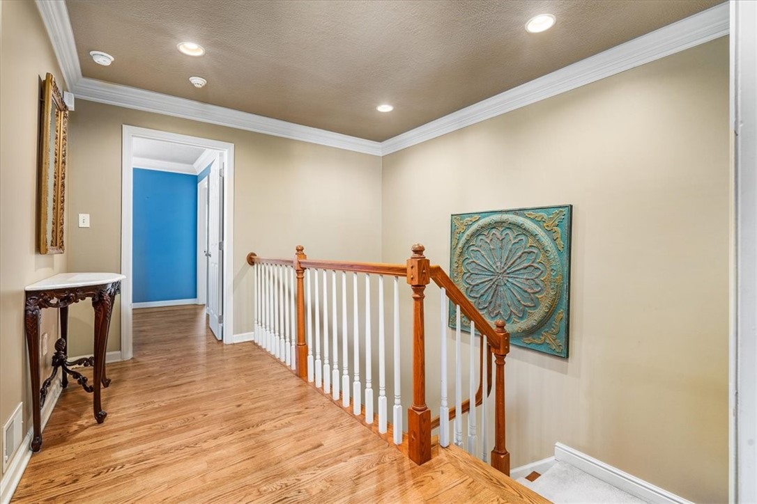 93 Shenot Rd