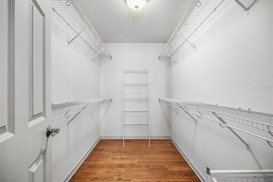 93 Shenot Rd