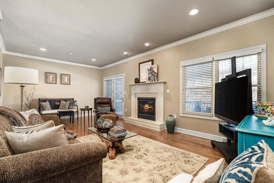93 Shenot Rd