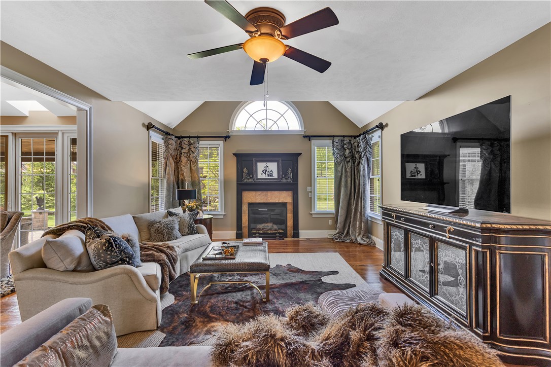 117 Majestic Dr