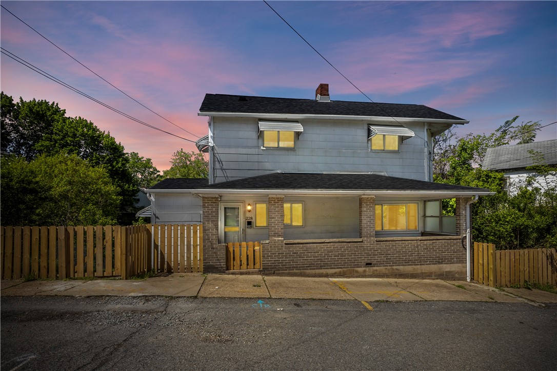 228 Marion St
