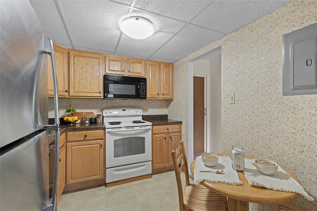 595 Calais Dr 316