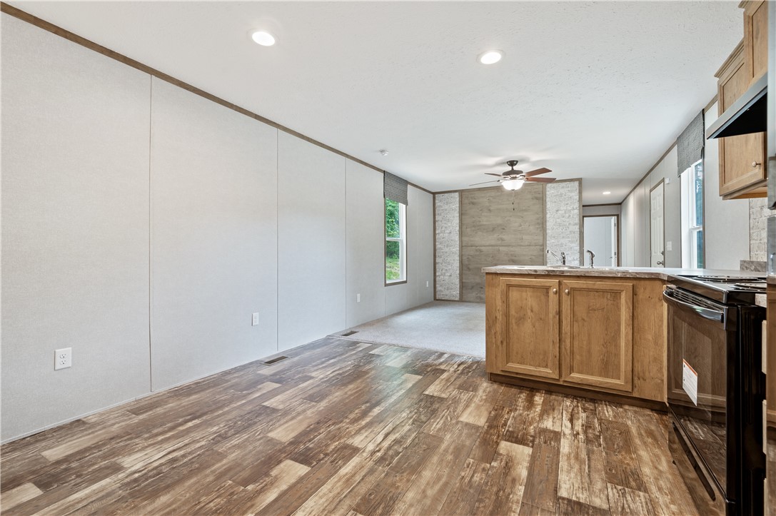 213 Main Hill Rd