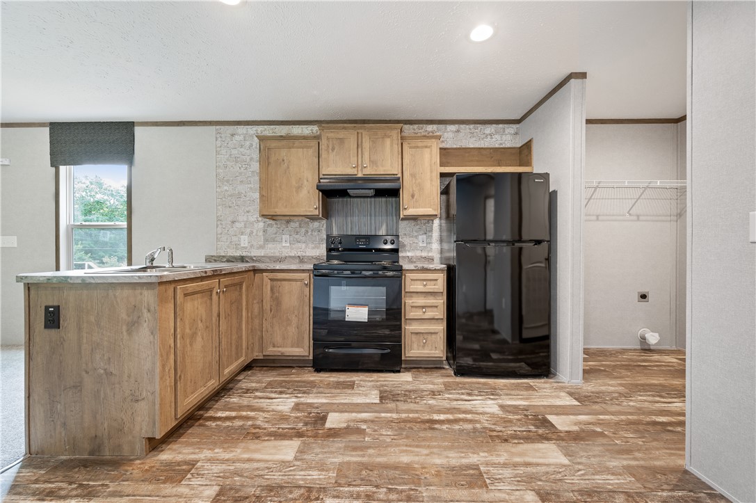 213 Main Hill Rd