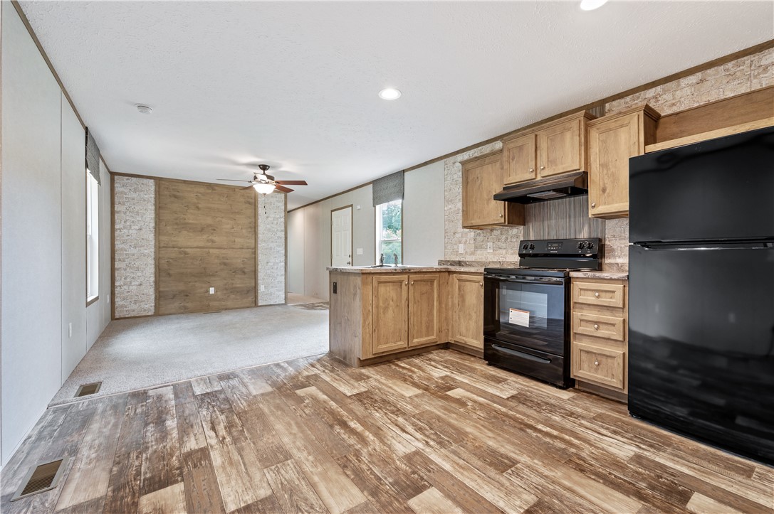 213 Main Hill Rd