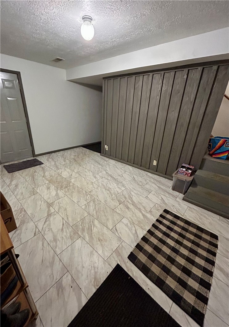 4426 Ellwood Rd