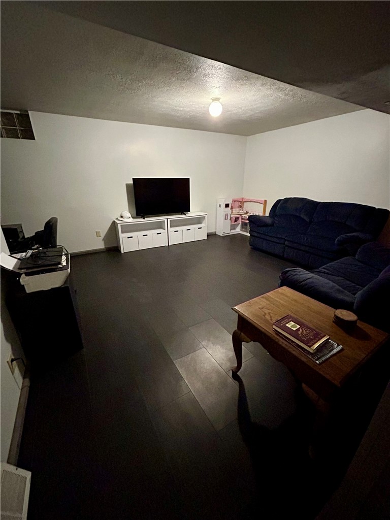 4426 Ellwood Rd