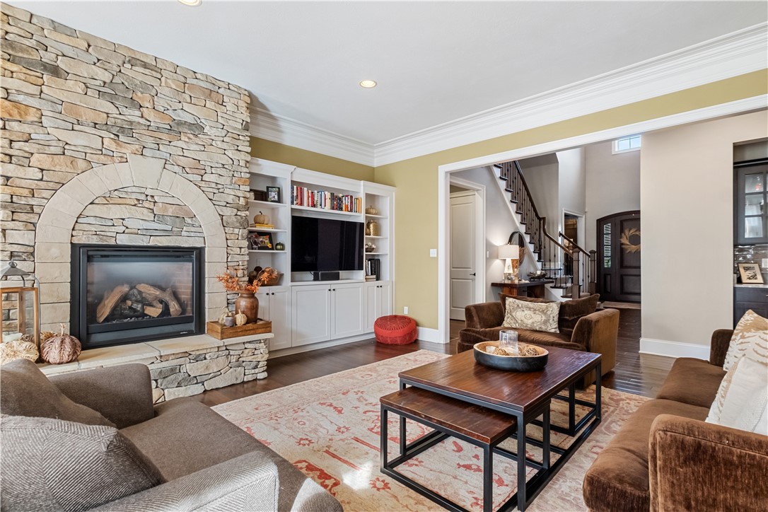 338 Buckingham Dr