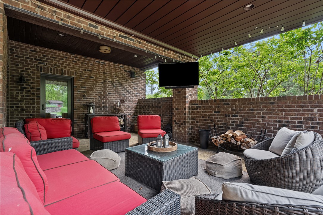 338 Buckingham Dr