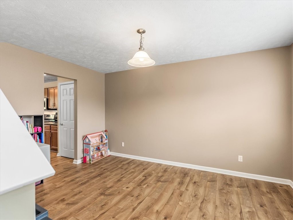 8045 Maureen Dr